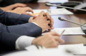 Read more about the article What is the role of an insurance broker?