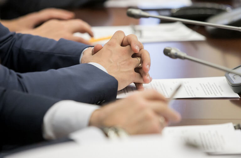 Read more about the article What is the role of an insurance broker?